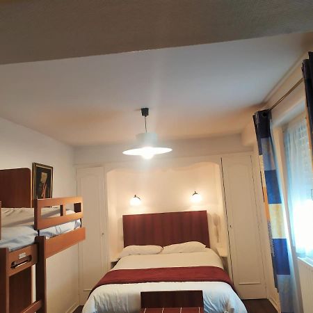 Hotel Le Postillon Pau Luaran gambar